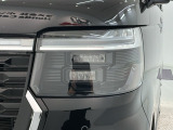 LEDヘッドライトは、点灯の瞬間から最大光量を発揮し、突然暗くなるトンネルなどでの安定感を高めます。