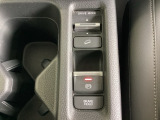 停車中にブレーキペダルを踏み続けなくてもブレーキ保持ができるオートマチックブレーキホールド機能もついております。