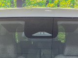 【トヨタセーフティセンス】走行中に前方の車両等を認識し、衝突しそうな時は警報とブレーキで衝突回避と被害軽減をアシスト。より安全にドライブをお楽しみいただけます。