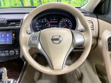 【純正革巻きステアリング】上質な革を使用することで、手にしっかり馴染みとても運転しやすいハンドルです♪