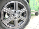 【純正16インチアルミホイール】外観にマッチした純正アルミホイールを装着しております。各種社外アルミホイールや、スタッドレスタイヤも取扱いしております。是非ご相談ください♪