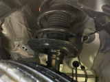 お車を安心してお乗りいただく為には、足回りの定期点検が欠かせません。サービスサポート(有償保証)では無料点検もご提供しており、安心のカーライフをお過ごしいただけるサポート体制が整っています。