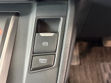 電動パーキングブレーキ・オートブレーキホールドです。ボタンを引っ張るだけでサイドブレーキがかかります。オートブレーキホールドは信号待ちや渋滞でもブレーキを踏み続ける必要なし!楽に運転できます!