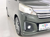 フォグランプ装着車です。暗い夜道の車両前方を明るく照らします