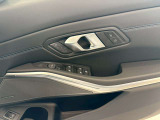 BMW正規ディーラー/認定中古車/最長4年・走行距離無制限保証付き禁煙車/弊社下取車/シートヒーター/パーキングアシスト/トップビューカメラ/harman/kardon/フルセグテレビ/前車追従機能/黒革電動シート/19AW
