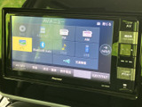 CDやUSB、Bluetoothなど多彩なソースに対応。お好みの音楽でドライブをさらに楽しみましょう。操作も直感的に行えます。