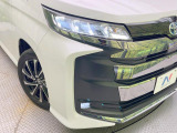 【LEDヘッドライト】悪天候や夜間走行時も良好な視界を確保し安心して運転できる高輝度LEDヘッドライトを装備!点灯速度が早く、消費電力も抑えられています。