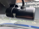 ドライブレコーダーは運転時はもちろんのこと、駐車場内でエンジンを切っている時でも当たった振動を元に電源が自動で入るので当て逃げ防止にもなります。