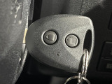【キーレス】少し離れた場所からでもボタン一つでドアの開錠・施錠ができるのでとっても便利!ドアの鍵穴周りに傷をつけることもありません♪