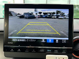 【バックモニター】後ろのカメラの映像をモニターに映し出すことができます!後方の見えない死角や、障害物との距離感をしっかり確認することができます!駐車が苦手な方におすすめです。