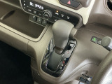 発進時から滑らかに加速する無段階変速のCVTはストップ&ゴーの多い街の中も快適です