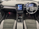 XC40 B4 Rデザイン入庫です!高品質スピーカーや360&deg;ビューカメラなど快適装備盛りだくさん♪もちろんボルボが世界に誇る安全機能も多数装備されております。
