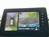 バックモニターで後方の状況をしっかり確認。狭い道や駐車場での運転も安心です。安全な運転をサポートする頼れる機能です。
