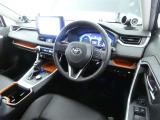 見通しのよいすっきりとした視界で、誰でも運転しやすいです。運転のしやすさは疲れにくさにも繋がりますよ♪