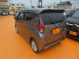 左後ろからの画像です!日々お買い得車両続々入庫しております!