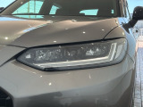LEDヘッドライトは、点灯の瞬間から最大光量を発揮し、突然暗くなるトンネルなどでの安定感を高めます。