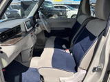 運転席からの視界は広く、周囲の状況を把握しやすいです。運転操作もスムーズに行えます。