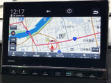 鮮明な地図表示で、目的地まで迷うことなく到着できます。渋滞情報もリアルタイムで確認でき、スムーズなルート選択をサポートします。