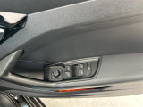 【パワーウインドウ】運転席のスイッチで、各席の窓ガラスの開閉ができます!あると便利ですよね!