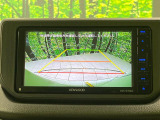 【バックカメラ】駐車時に後方がリアルタイム映像で確認できます。大型商業施設や立体駐車場での駐車時や、夜間のバック時に大活躍!運転スキルに関わらず、今や必須となった装備のひとつです!