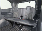 便利な5:5分割可倒式シートです。収納と乗車人数のバランスに優れています♪荷物の大きさに応じたラゲージスペースをフレキシブルに作り出せるので、シーンに応じた使い方ができます♪