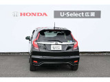 F  I  T  真ん中に アイ がある車です
