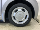 スマートな純正ホイールキャップ。
