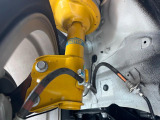 【ビルシュタイン製ダンパー】高速走行時の車両安定性を向上させてくれる人気の装備。街乗りの乗り心地も犠牲にせず、スポーティな走行をお楽しみいただけます♪