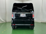 後席の窓には外から車内が見えにくくなるプライバシーガラスを採用。周りを気にせずリラックスして過ごせます