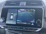 ■アラウンドビューモニター■クルマを真下から見下ろしているかのように周囲の状況を直感的に把握し、安心して駐車が出来ます。