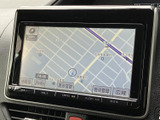 見やすい地図表示で、目的地へのナビゲーションをサポート。スムーズな運転を支援し、初めての道でも安心です。
