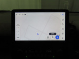ディスプレイオーディオにナビ機能が設定されています。簡単な操作で行き先を入力することができ、音声で目的地まで案内してくれます。初めて訪れる場所も安心です。
