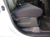 一人一人に合ったポジションにシートを細かく調整することが出来ます。長時間の運転でも疲れにくくなり、安心して運転することに寄与します。
