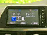 お気に入りの音楽やラジオを快適に楽しめます。様々なソースに対応し、長距離ドライブも飽きさせません。