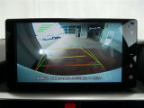 バックガイドモニターで、後方を確認しながら安心して駐車することができます。運転初心者も熟練者も必須の機能ですよ!