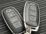 インテリジェントキーで鍵を出さずにエンジン始動&ドアロックの開閉操作が可能です。