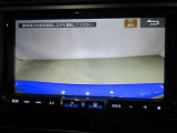 バックガイドモニターで、後方を確認しながら安心して駐車することができます。運転初心者も熟練者も必須の機能ですよ!
