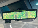【デジタルインナーミラー】後席の大きな荷物や同乗者で後方が確認しづらい時でも安心!カメラが撮影した車両後方の映像をルームミラー内に表示。クリアな視界で状況の確認が可能です!