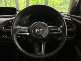 【純正革巻きステアリング】上質な革を使用することで、手にしっかり馴染みとても運転しやすいハンドルです♪