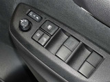 電動格納式ドアミラー・パワーウインドウを装備しています。
