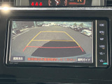 後方確認をサポートするモニターは、安全な運転に欠かせません。駐車時や狭い道でも、周囲の状況を把握できます。