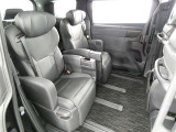 ゆとりある広々とした車内空間は、ドライブを始め買い物やレジャーなど、幅広く活躍します。一人でもみんなとでもお出かけを楽しみましょう!