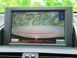 狭い場所での駐車も安心です。後方の状況を画面で確認できるので、安全に駐車操作を行えます。運転に自信がない方にもおすすめです。