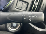操作しやすいウインカーレバーで、安全な車線変更をサポート。オートリターン機能も搭載し、運転操作をよりスムーズにします。視認性も高い設計です。