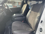 運転に必要な情報を視認しやすい配置。スムーズな操作性を実現し、運転に集中できる環境です。