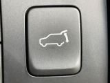 【パワーバックドア】スマートキーや運転席のボタンを押すだけでリアゲートが自動で開閉します!荷物を持っている時や、高い位置にあるバックドアを閉める際に便利な機能です♪