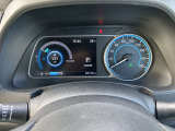 メーター内のディスプレイには運転をサポートするさまざまな情報を表示。