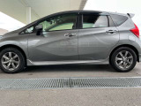 ドアバイザー付の車両です