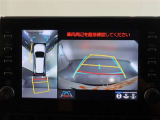 パノラミックビューモニター付きです。車両を上から見たような映像をディスプレイオーディオ画面に表示。運転席からの目視だけでは見にくい、車両周辺の状況をリアルタイムでしっかり確認できます。
