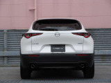 CX-30のエクステリアデザインは、明確なラインを使わず、面の動きのみで表現。アートとしての美しさと生命感を感じさせるデザインを創生しています